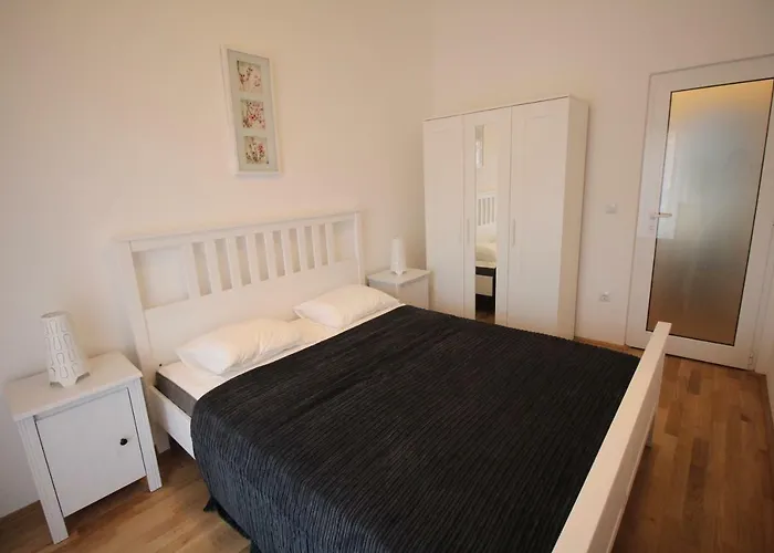 Lux Haus *